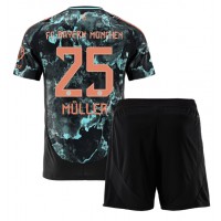 Camiseta Bayern Munich Thomas Muller #25 Visitante Equipación para niños 2024-25 manga corta (+ pantalones cortos)